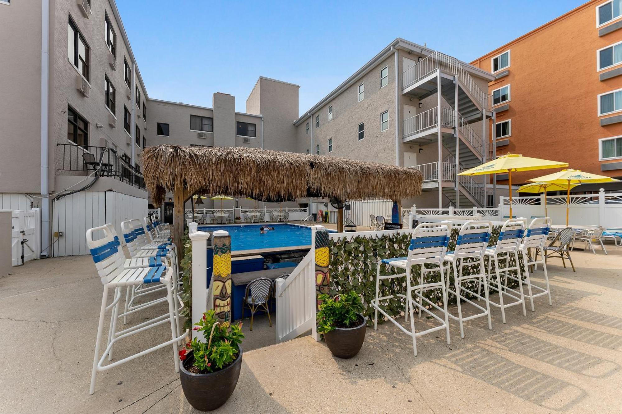 Oceanic Hotel & Barefoot Tiki Bar Wildwood Bagian luar foto