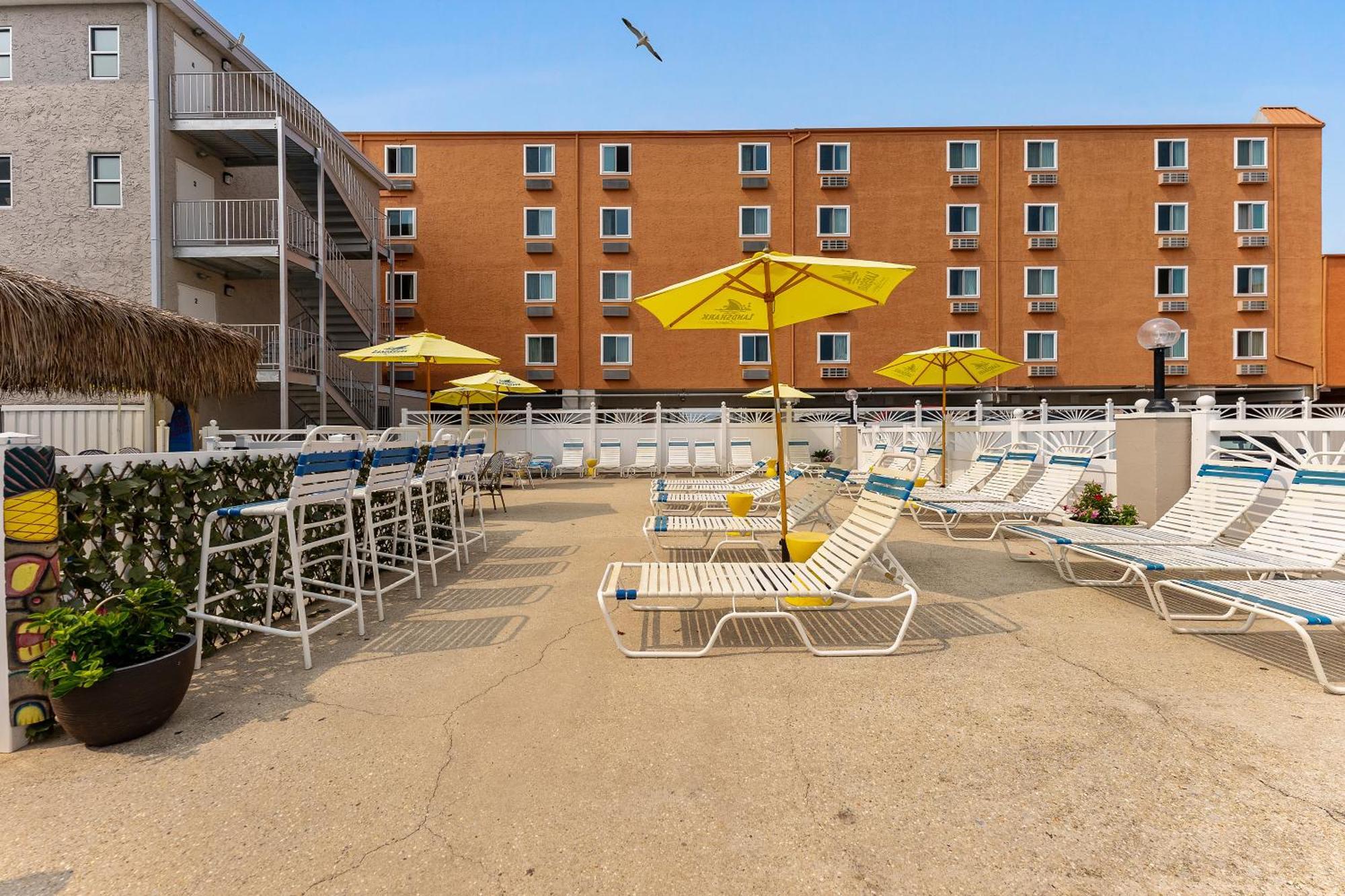 Oceanic Hotel & Barefoot Tiki Bar Wildwood Bagian luar foto